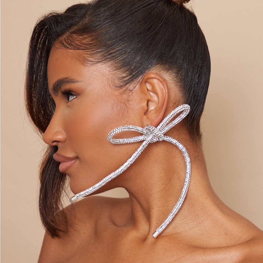 Pretty Little Thing- Bow Earrings